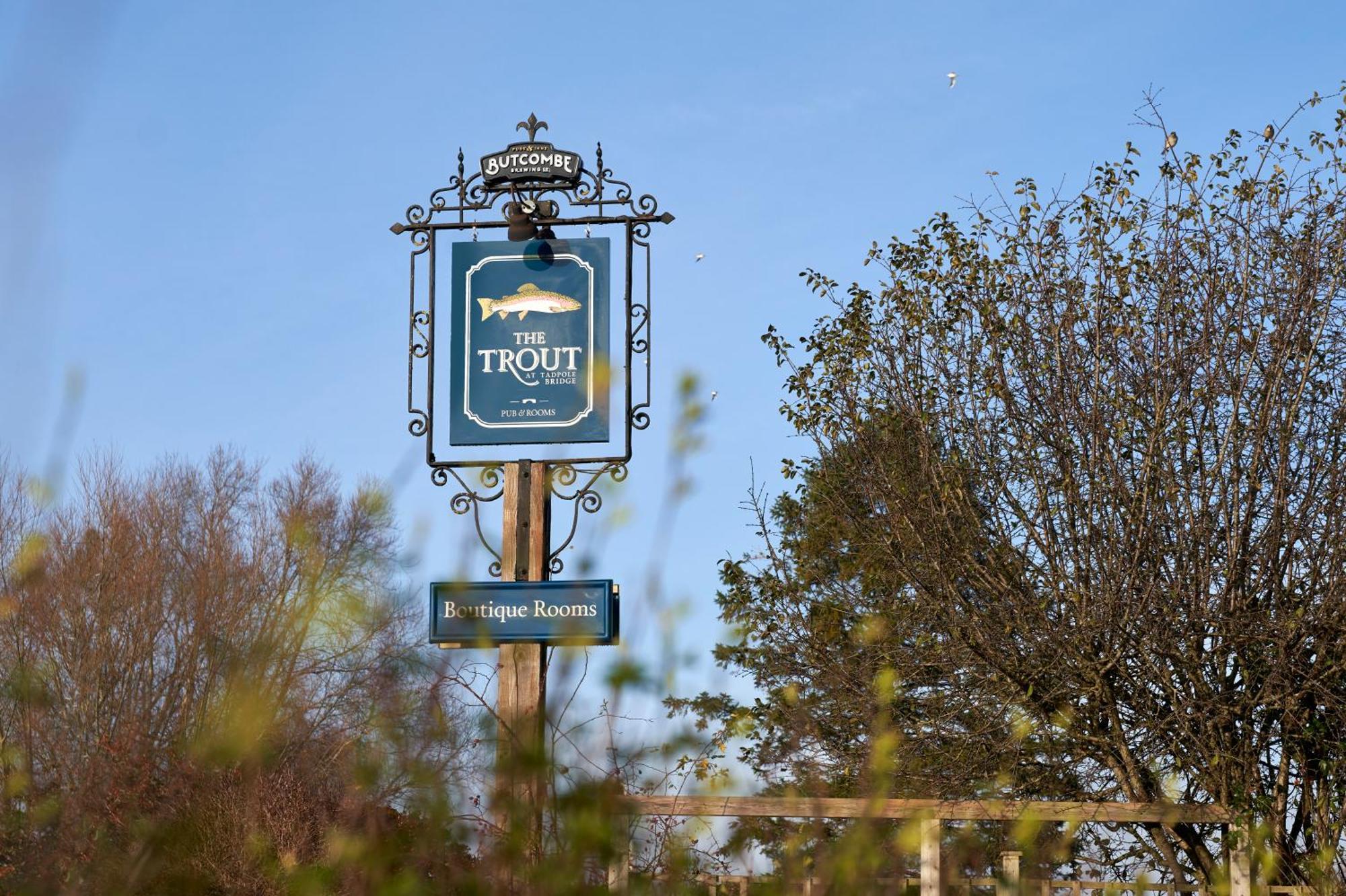 The Trout At Tadpole Bridge Hotel Faringdon Eksteriør billede