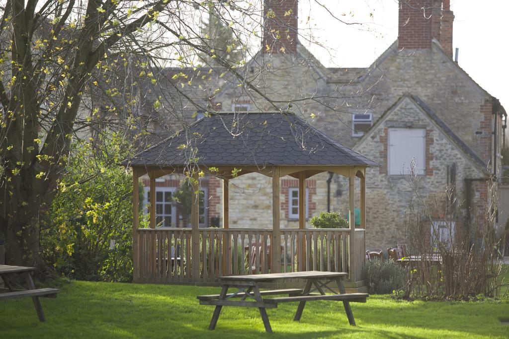 The Trout At Tadpole Bridge Hotel Faringdon Eksteriør billede